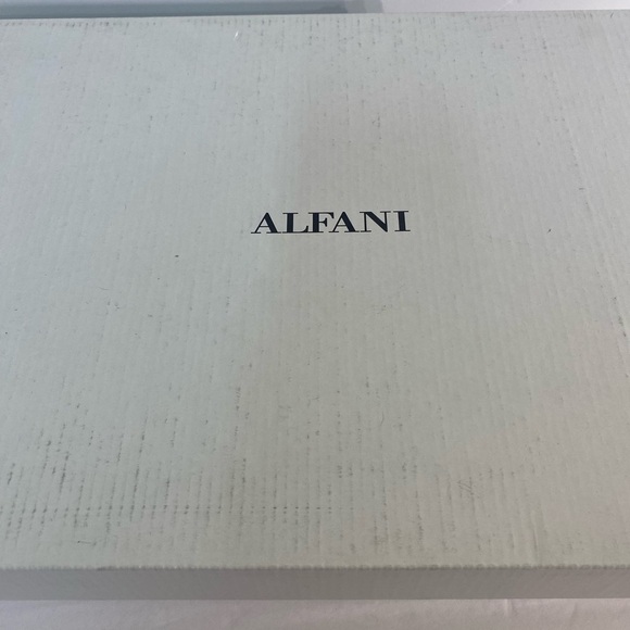 NEW IN BOX Alfani Skylarr Brown Leather Boots, 7.5 - Picture 5 of 12